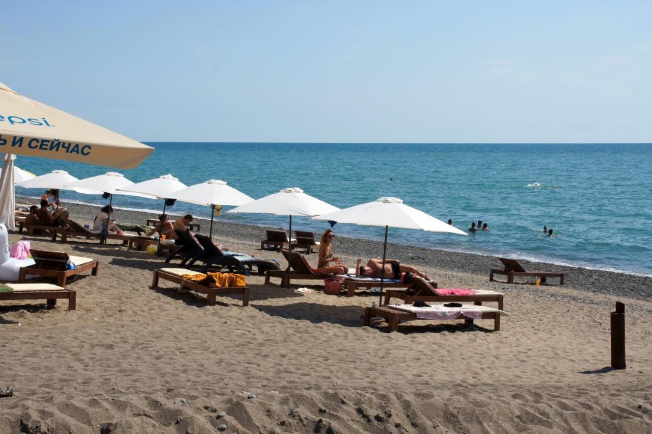 Гостевой Дом «Green Garden» Sukhumi Exteriör bild